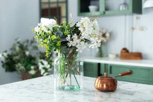 Want To Keep Your Flowers Fresh Longer? Here's How!