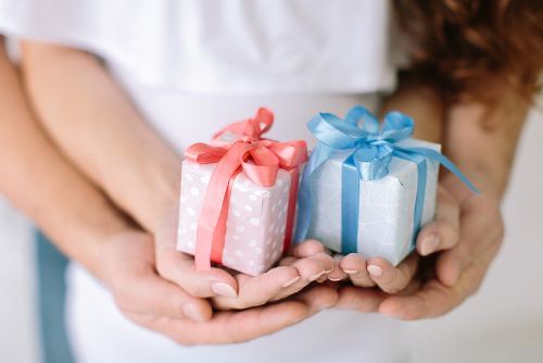 Great Gift Ideas To Congratulate New Parents In The Office