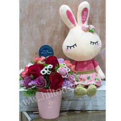 Table Bouquet & Rabbit