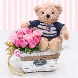 Bear & Bouquet 