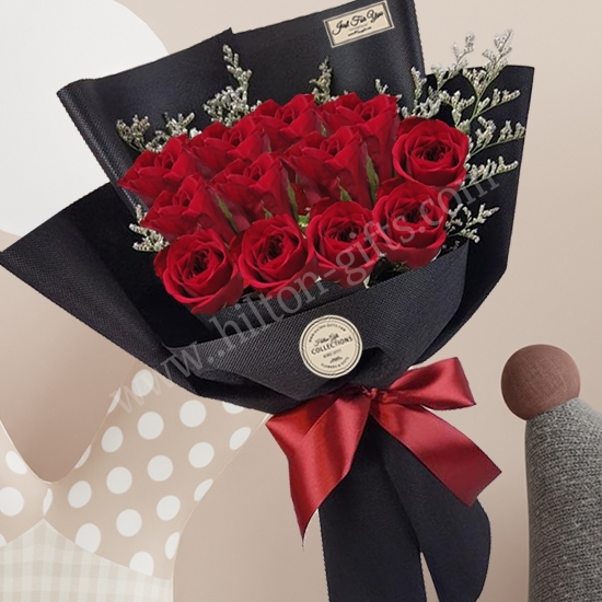 Hand Bouquet Red Roses 